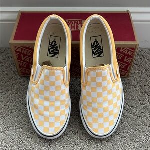 Vans Classic Checkerboard Slip-On Shoes Yellow Men’s Size 7 or Women’s Size 8.5